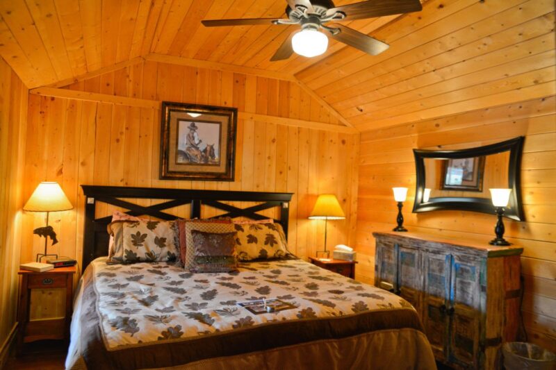 Cozy Lodging at Cherokee Park Ranch in Colorado