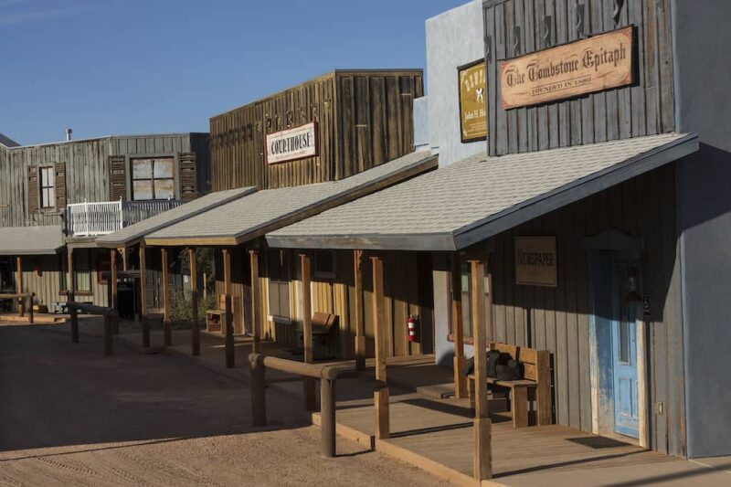 Tombstone Monument Ranch - Lodging